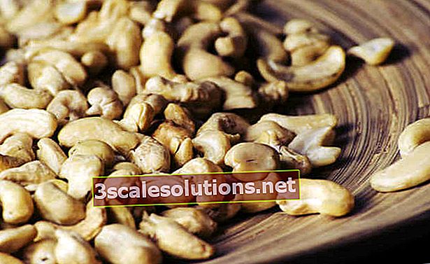Kacang mete: faedah, sifat dan risiko